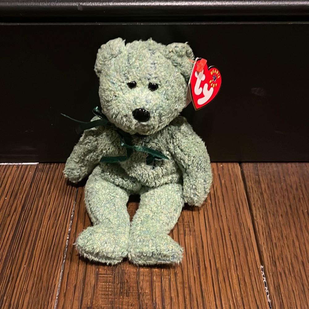TY Beanie Baby Shamrock March 17, 2000